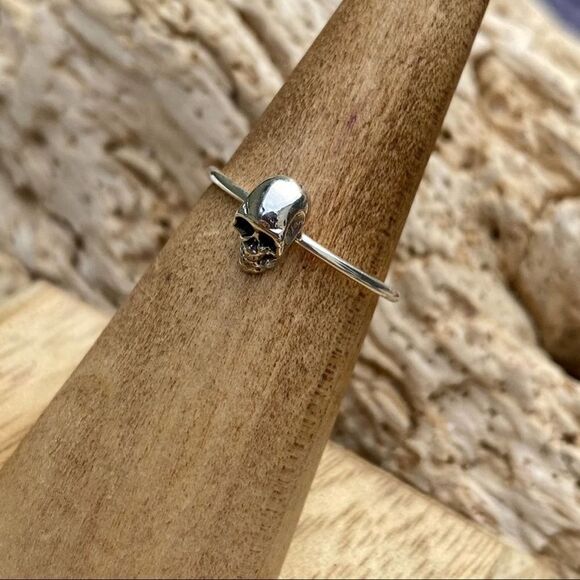 Sterling Silver Skull With Hollow Eyes Ring Sizes 5,6,8,9 - Picture 3 of 4